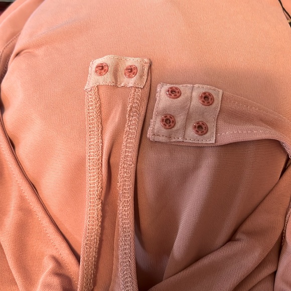 Donna Karan New York NWT Size L Mauve Lina Sleeve Collared Bodysuit (0051) - Picture 9 of 12